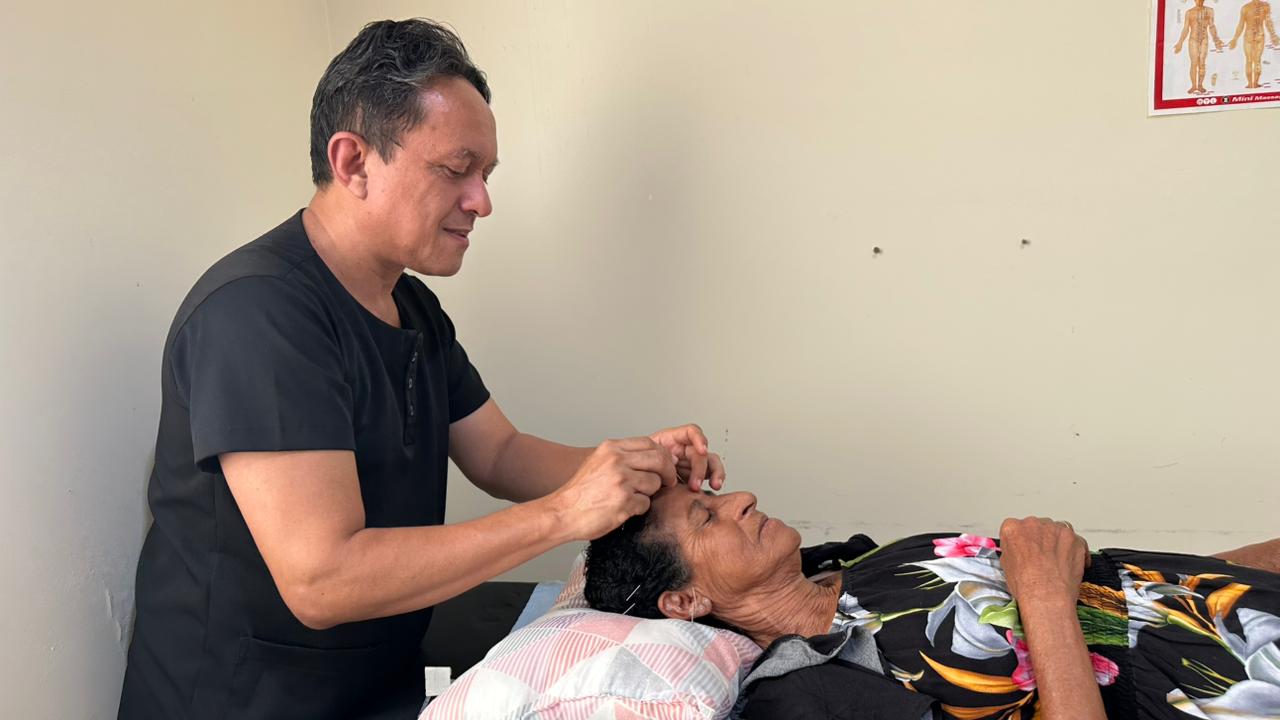 Coronel_Mota_oferece_tratamento_com_acupuntura_para_pacientes_com_DTM_Ascom_Sesau_2.jpeg