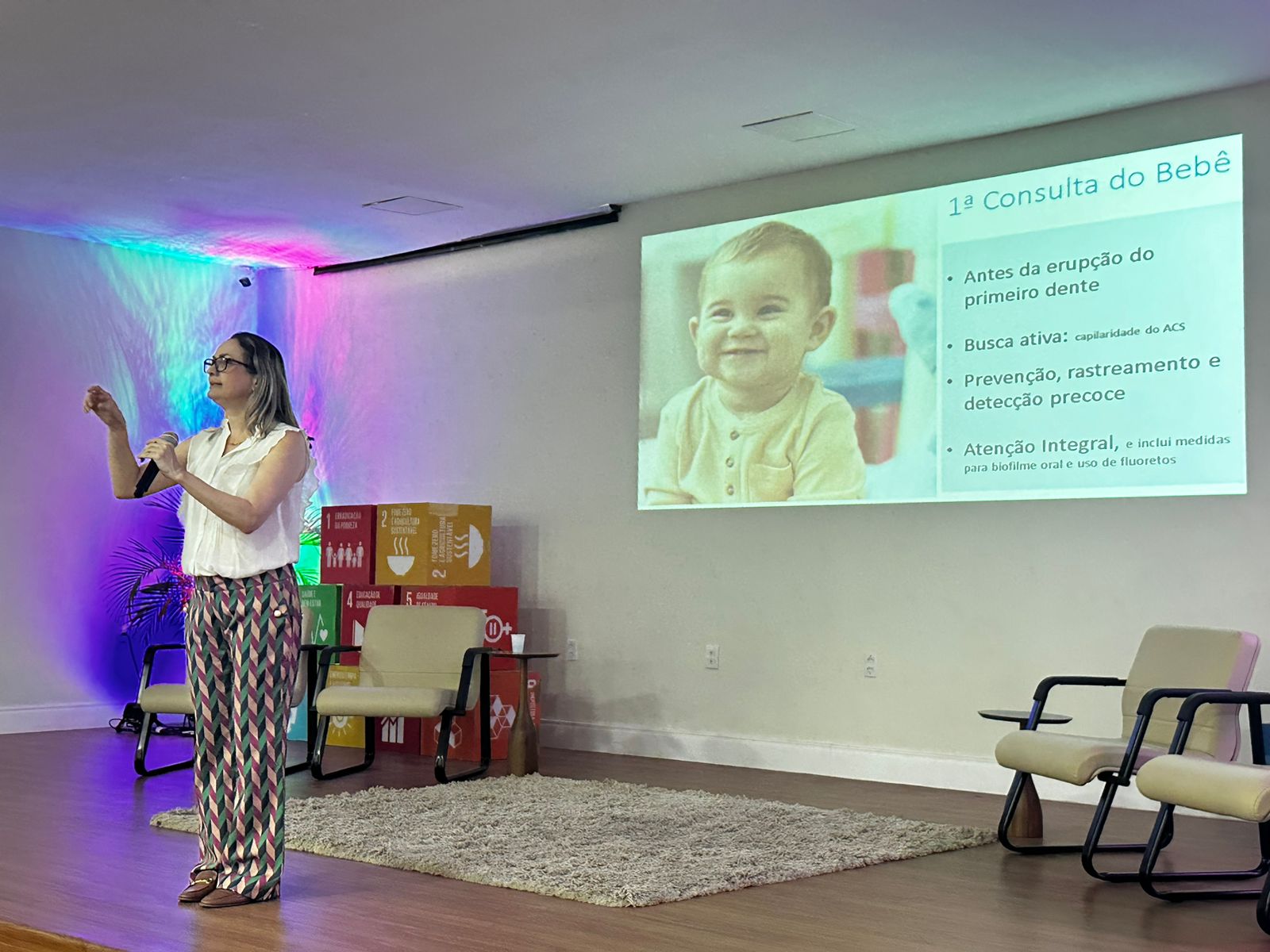Profissionais recebem curso sobre saúde bucal materno-infantil e combate ao câncer de boca