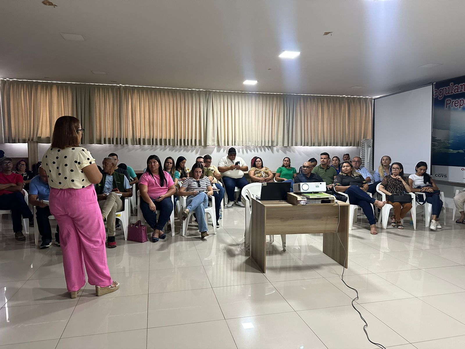 Reunião_com_os_municípios_sobre_a_imunização_contra_a_dengue_Suyanne_Sá_Ascom_Sesau_6.jpeg