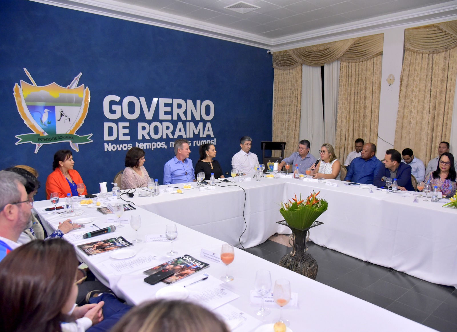 Visita_da_ministra_da_Saude_Nisia_Trindade_e_a_comitiva_ministerial_em_Roraima_2__1_.jpeg