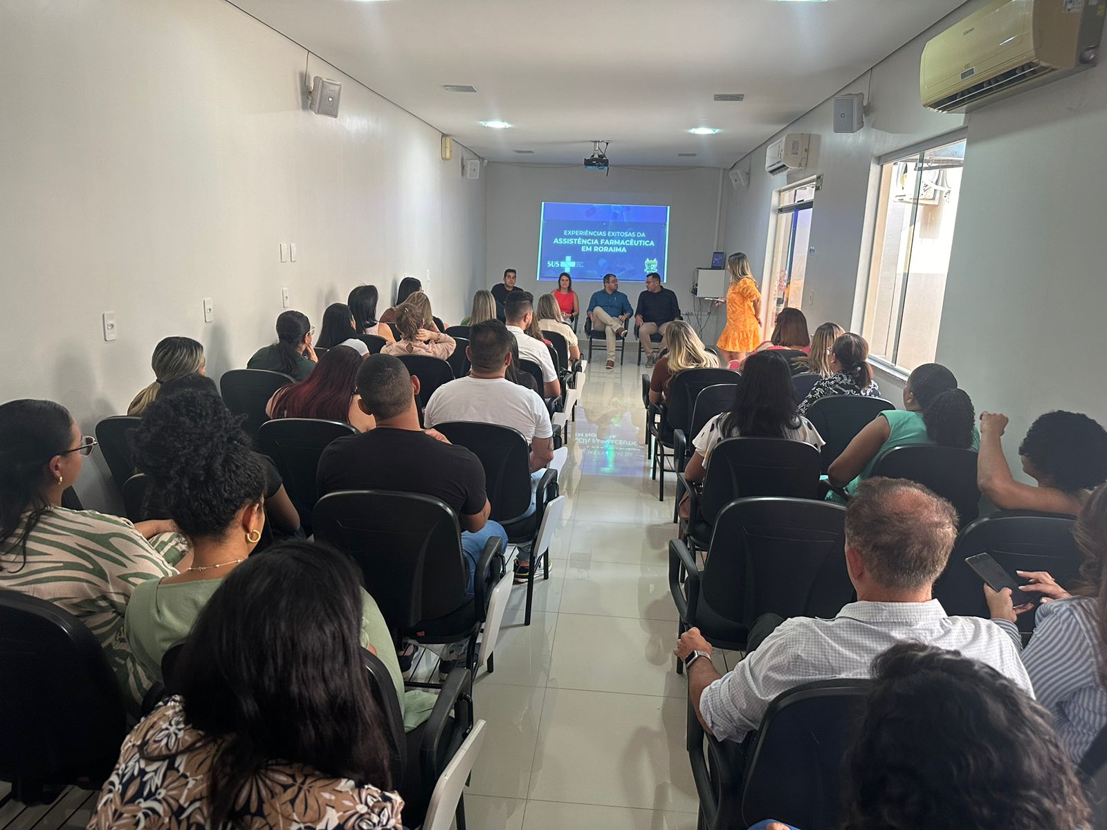 Capacitação_sobre_melhorias_em_farmácias_hospitalares_Suyanne_Sá_Ascom_Sesau_2.jpeg