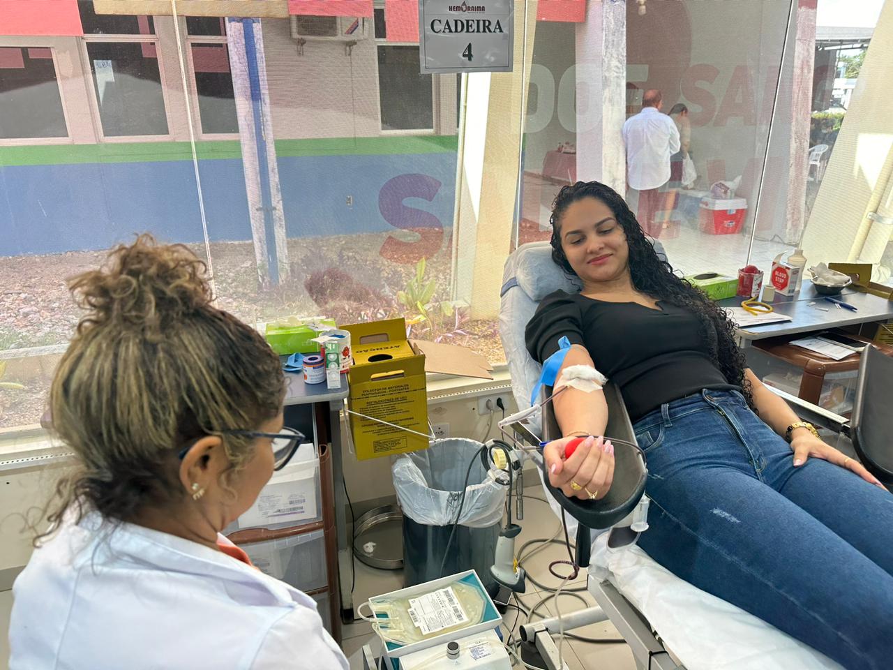 Hemoraima recebe reforço de doações de sangue de servidores da Faperr
