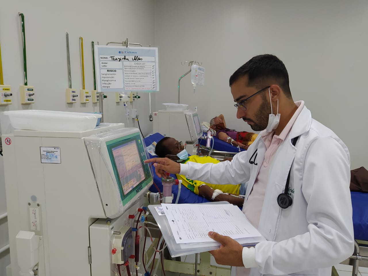 Reorganização_do_atendimento_a_pacientes_renais_crônicos_Suyanne_Sá_Asom_Sesau_1.jpeg