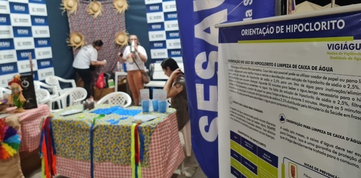 Sesau tira dúvidas sobre exposição a agrotóxicos e cuidados com a água para consumo humano no Arraial do Parque Anauá