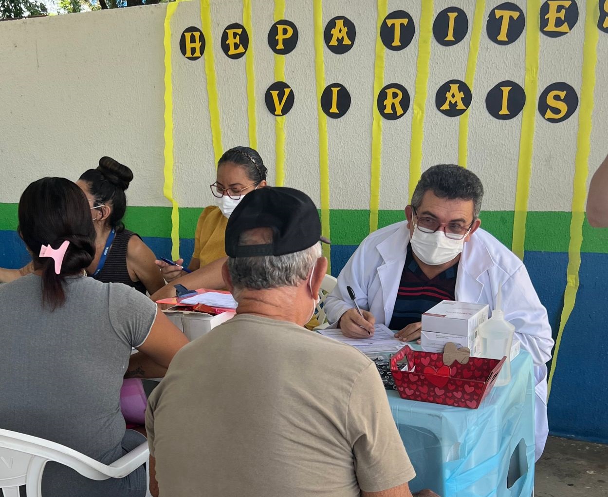 Unidades de saúde promovem testagem rápida e vacinação em pacientes