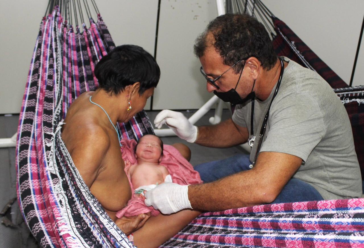 Redários na Maternidade garantem conforto de mães indígenas